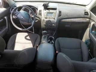 2014 Kia Sorento LX with VIN 5XYKT4A78EG490630, listed as a Copart auction lot 52450005 with 154,116 mi miles and Salvage Title. Bid and sale history available at carsss.com. Image 8.