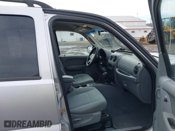 2007 Jeep Liberty Sport with VIN 1J4GL48K77W669788, listed as a IAAI auction lot 41655587 with 136,727 mi miles. Bid and sale history available at carsss.com. Image 5.