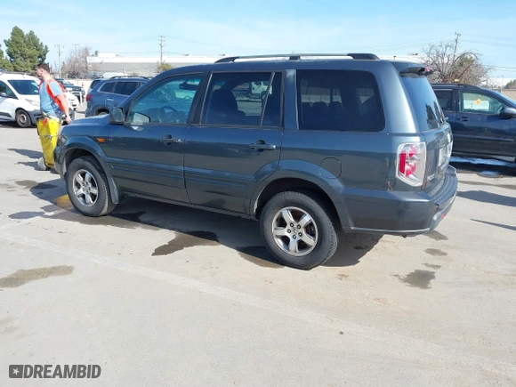 2006 Honda Pilot EX-L with RES with VIN 5FNYF28656B016419, listed as a IAAI auction lot 41620977 with 206,372 mi miles. Bid and sale history available at carsss.com. Image 3.