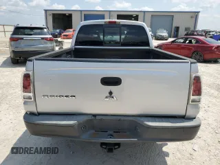 2007 Mitsubishi Raider LS z VIN 1Z7HC28KX7S126249, wystawiony jako Copart lot #63955484 z przebiegiem 176 786 mil mil oraz Szkoda całkowita • Salvage title. Historia ofert i sprzedaży dostępna na DreamBid. Obrazek 6.