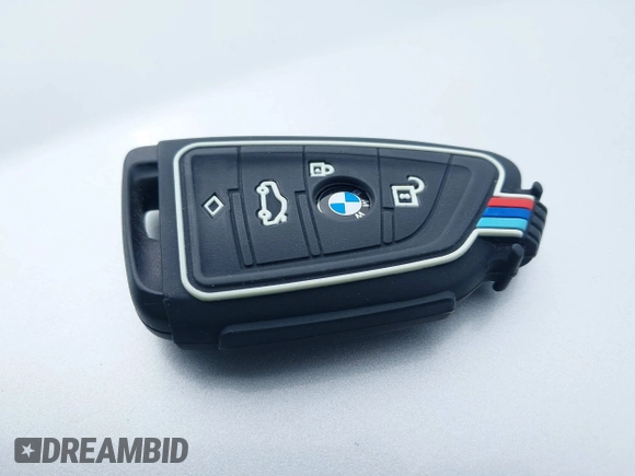 2018 BMW X1 xDrive28i with VIN WBXHT3C34J5K31430, listed as a IAAI auction lot 41954792 with 125,447 mi miles. Bid and sale history available at carsss.com. Image 11.