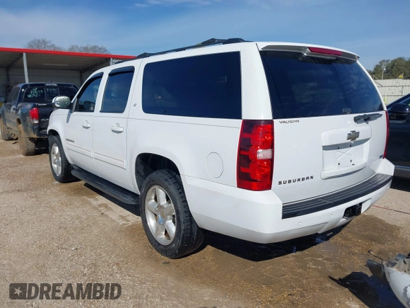 2011 Chevrolet Suburban LT with VIN 1GNSCJE00BR218380, listed as a IAAI auction lot 41628402 with 133,394 mi miles. Bid and sale history available at carsss.com. Image 3.
