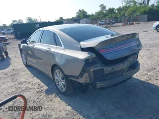 2016 Lincoln MKZ z VIN 3LN6L2G96GR601677, wystawiony jako IAAI lot #42647759 z przebiegiem 87 283 mil mil oraz . Historia ofert i sprzedaży dostępna na DreamBid. Obrazek 3.