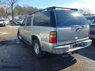 2005 Chevrolet Suburban LT with VIN 3GNFK16Z85G130750, listed as a IAAI auction lot 41440889 with 292,894 mi miles. Bid and sale history available at carsss.com. Image 3.