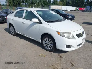 2010 Toyota Corolla z VIN 2T1BU4EE5AC382140, wystawiony jako IAAI lot #42555885 z przebiegiem 277 600 mil mil oraz . Historia ofert i sprzedaży dostępna na DreamBid. Obrazek 1.