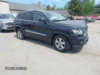 2011 Jeep Grand Cherokee Laredo z VIN 1J4RR4GG0BC547689, wystawiony jako IAAI lot #42230005 z przebiegiem 192 361 mil mil oraz . Historia ofert i sprzedaży dostępna na DreamBid. Obrazek 1.