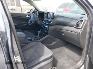 2021 Hyundai Tucson Value z VIN KM8J33A47MU396727, wystawiony jako IAAI lot #42033273 z przebiegiem 72 978 mil mil oraz . Historia ofert i sprzedaży dostępna na DreamBid. Obrazek 5.