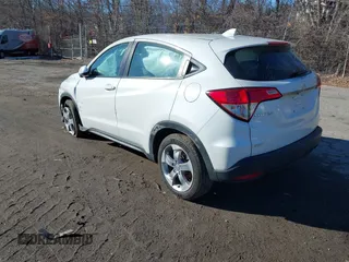 2022 Honda HR-V LX with VIN 3CZRU6H30NM732687, listed as a IAAI auction lot 41429860 with 21,049 mi miles. Bid and sale history available at carsss.com. Image 3.