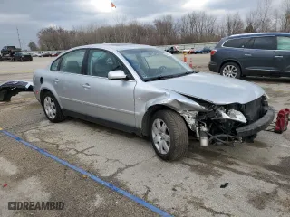 2003 Volkswagen Passat GLX with VIN WVWTH63B63P283411, listed as a Copart auction lot 82626274 with 173,413 mi miles and Salvage Title. Bid and sale history available at carsss.com. Image 4.
