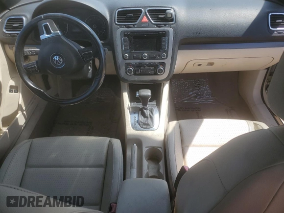 2011 Volkswagen Eos Komfort with VIN WVWBW7AH7BV002564, listed as a Copart auction lot 48761785 with 100,512 mi miles and Clean Title. Bid and sale history available at DreamBid. Image 8.