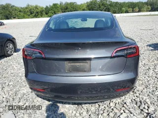 2023 Tesla Model 3 z VIN 5YJ3E1EA1PF647301, wystawiony jako Copart lot #58545905 z przebiegiem 21 082 mil mil oraz Szkody całkowita. Historia ofert i sprzedaży dostępna na DreamBid. Obrazek 6.