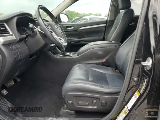 2018 Toyota Highlander SE с VIN 5TDKZRFH6JS530651, выставлен на аукционе Copart как лот 61350945 с пробегом 99 561 миль миль и Списание • Salvage title. История ставок и продаж доступна на DreamBid. Изображение 7.