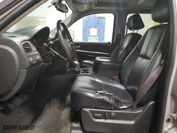 2007 Chevrolet Suburban LTZ with VIN 1GNFK16307J162914, listed as a Copart auction lot 47582955 with 275,908 mi miles and Salvage Title. Bid and sale history available at carsss.com. Image 7.