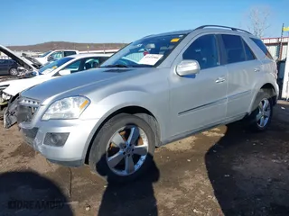 2010 Mercedes-Benz M-Class ML 350 with VIN 4JGBB8GBXAA559135, listed as a IAAI auction lot 41422566 with 195,065 mi miles. Bid and sale history available at carsss.com. Image 19.