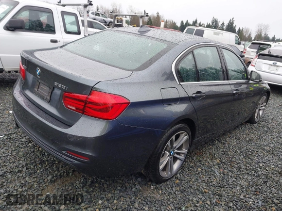 2018 BMW 3 Series 330i xDrive with VIN WBA8D9G56JNU72511, listed as a IAAI auction lot 41237501 with 40,734 mi miles. Bid and sale history available at carsss.com. Image 4.