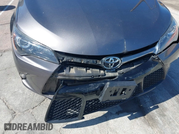 2015 Toyota Camry XLE z VIN 4T1BF1FK8FU979706, wystawiony jako IAAI lot #42298995 z przebiegiem 95 553 mil mil oraz . Historia ofert i sprzedaży dostępna na DreamBid. Obrazek 17.