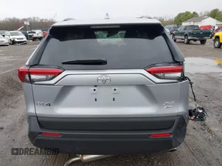 2025 Toyota RAV4 XLE Premium z VIN 2T3A1RFV6SC503413, wystawiony jako IAAI lot #41946001 z przebiegiem 831 mil mil oraz . Historia ofert i sprzedaży dostępna na DreamBid. Obrazek 16.