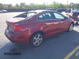 2013 Volvo S60 T5 Premier with VIN YV1612FS3D1232484, listed as a IAAI auction lot 41961900 with 127,059 mi miles. Bid and sale history available at carsss.com. Image 4.