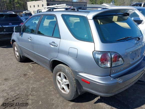 2003 Lexus RX 300 with VIN JTJHF10U230311666, listed as a IAAI auction lot 41921912 with 206,745 mi miles. Bid and sale history available at carsss.com. Image 3.