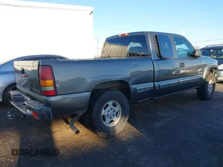2002 Chevrolet Silverado 1500 LT with VIN 2GCEK19TX21183045, listed as a IAAI auction lot 40668595 with 211,358 mi miles. Bid and sale history available at carsss.com. Image 4.