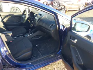 2018 Kia Forte LX with VIN 3KPFK4A71JE226693, listed as a IAAI auction lot 41334267 with 140,906 mi miles. Bid and sale history available at carsss.com. Image 5.