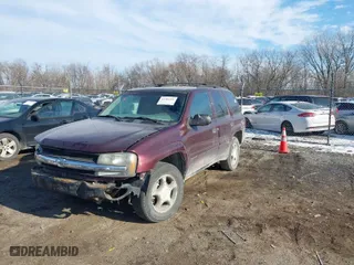 2007 Chevrolet TrailBlazer LT with VIN 1GNDT13S972207293, listed as a IAAI auction lot 41301403 with 229,042 mi miles. Bid and sale history available at carsss.com. Image 2.