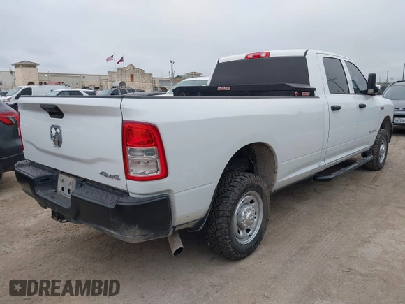 2022 Ram 2500 Tradesman z VIN 3C6UR5HJ4NG354406, wystawiony jako IAAI lot #41979979 z przebiegiem 79 649 mil mil oraz . Historia ofert i sprzedaży dostępna na DreamBid. Obrazek 4.