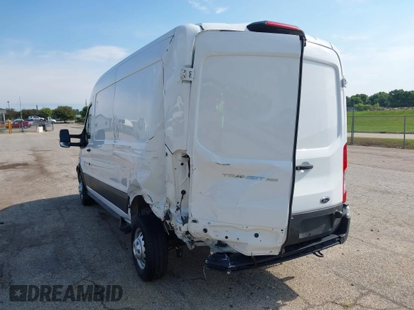 2023 Ford Transit z VIN 1FTBW9CG7PKB84159, wystawiony jako IAAI lot #42772115 z przebiegiem 6 945 mil mil oraz . Historia ofert i sprzedaży dostępna na DreamBid. Obrazek 3.