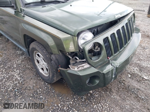 2008 Jeep Patriot Sport with VIN 1J8FT28088D520705, listed as a IAAI auction lot 42107804 with 77,032 mi miles and . Bid and sale history available at DreamBid. Image 6.