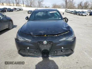 2020 Alfa Romeo Giulia Ti Sport z VIN ZARFANBN8L7638821, wystawiony jako Copart lot #49105635 z przebiegiem 41 052 mil mil oraz Szkody całkowita. Historia ofert i sprzedaży dostępna na DreamBid. Obrazek 5.