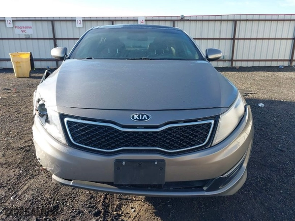 2013 Kia Optima SX w/Limited Pkg with VIN 5XXGR4A67DG191290, listed as a IAAI auction lot 41864684 with 136,525 mi miles. Bid and sale history available at carsss.com. Image 13.