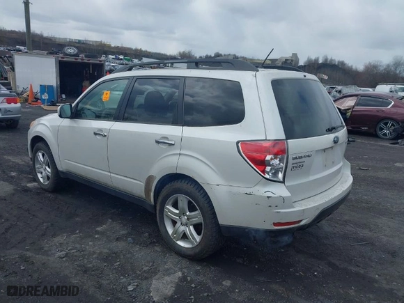 2010 Subaru Forester 2.5X Limited with VIN JF2SH6DC0AH726096, listed as a IAAI auction lot 41990918 with 226,580 mi miles. Bid and sale history available at carsss.com. Image 3.