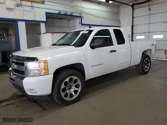 2011 Chevrolet Silverado 1500 LT with VIN 1GCRKSE32BZ393353, listed as a Copart auction lot 52438415 with 242,829 mi miles and Salvage Title. Bid and sale history available at carsss.com. Image 1.