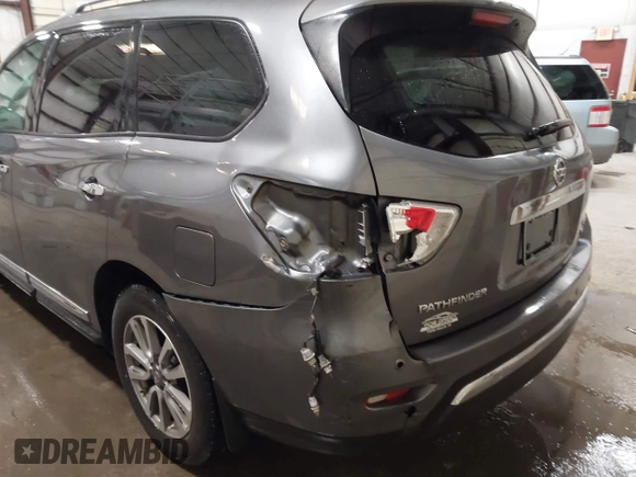 2015 Nissan Pathfinder SV with VIN 5N1AR2MM0FC662246, listed as a IAAI auction lot 41592969 with 156,382 mi miles and . Bid and sale history available at DreamBid. Image 6.