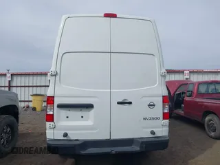 2021 Nissan NV Cargo SV z VIN 1N6BF0LY8MN809146, wystawiony jako IAAI lot #42005532 z przebiegiem 31 869 mil mil oraz . Historia ofert i sprzedaży dostępna na DreamBid. Obrazek 17.
