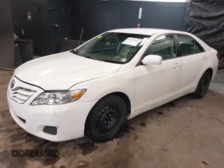 2011 Toyota Camry LE z VIN 4T1BF3EK0BU772878, wystawiony jako IAAI lot #42264913 z przebiegiem 177 820 mil mil oraz . Historia ofert i sprzedaży dostępna na DreamBid. Obrazek 17.