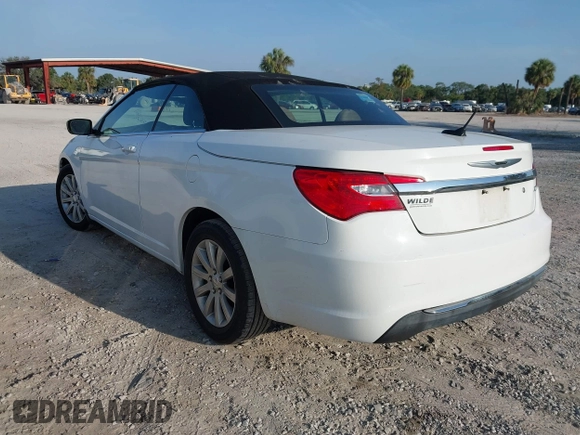2012 Chrysler 200 Touring z VIN 1C3BCBEB2CN139225, wystawiony jako IAAI lot #42214609 z przebiegiem 101 516 mil mil oraz . Historia ofert i sprzedaży dostępna na DreamBid. Obrazek 3.