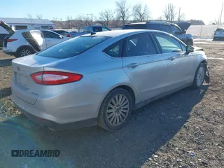 2015 Ford Fusion S Hybrid with VIN 3FA6P0UU7FR307568, listed as a IAAI auction lot 41421139 with 152,186 mi miles. Bid and sale history available at carsss.com. Image 4.