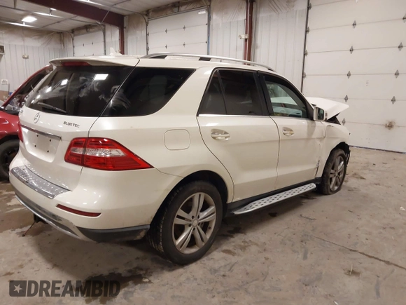2013 Mercedes-Benz M 350 with VIN 4JGDA2EB8DA231017, listed as a IAAI auction lot 41228060 with Not Provided miles and . Bid and sale history available at DreamBid. Image 4.