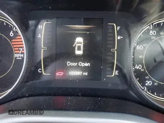2017 Jeep Cherokee Sport с VIN 1C4PJLAB2HW577196, выставлен на аукционе IAAI как лот 41698252 с пробегом 123 997 миль миль и . История ставок и продаж доступна на DreamBid. Изображение 14.