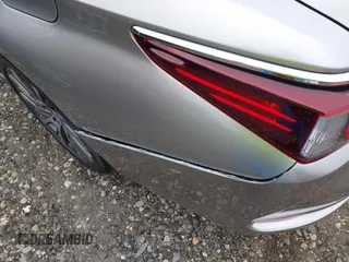 2019 Lexus ES 350 with VIN 58ABZ1B11KU039805, listed as a IAAI auction lot 42710663 with 52,565 mi miles and . Bid and sale history available at DreamBid. Image 20.