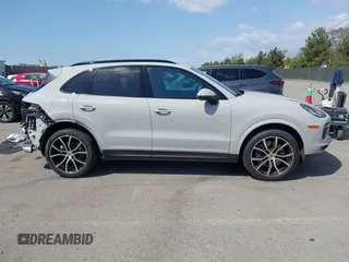 2021 Porsche Cayenne z VIN WP1AA2AY2MDA02749, wystawiony jako IAAI lot #41944514 z przebiegiem 97 493 mil mil oraz . Historia ofert i sprzedaży dostępna na DreamBid. Obrazek 14.