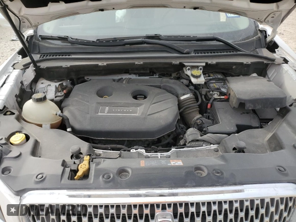 2019 Lincoln MKC Standard with VIN 5LMCJ1D95KUL45392, listed as a Copart auction lot 82561394 with 104,748 mi miles and Salvage Title. Bid and sale history available at DreamBid. Image 13.