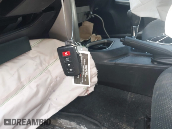 2018 Toyota RAV4 XLE z VIN 2T3WFREV9JW445903, wystawiony jako IAAI lot #42119869 z przebiegiem 47 866 mil mil oraz . Historia ofert i sprzedaży dostępna na DreamBid. Obrazek 11.
