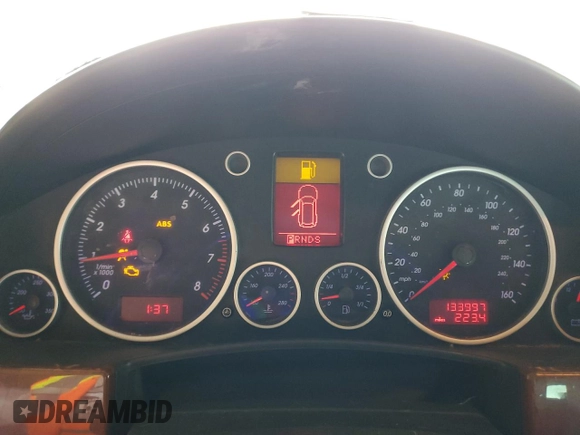 2006 Volkswagen Touareg 4.2L V8 with VIN WVGZM77L76D040030, listed as a Copart auction lot 53206065 with 133,997 mi miles and Clean Title. Bid and sale history available at DreamBid. Image 9.