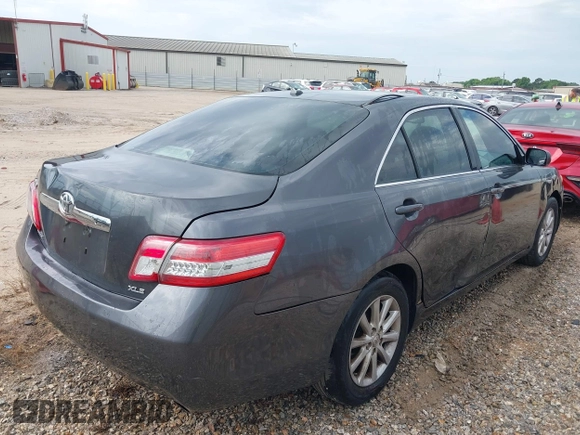 2011 Toyota Camry LE z VIN 4T1BF3EK0BU189369, wystawiony jako IAAI lot #42210101 z przebiegiem 207 679 mil mil oraz . Historia ofert i sprzedaży dostępna na DreamBid. Obrazek 4.