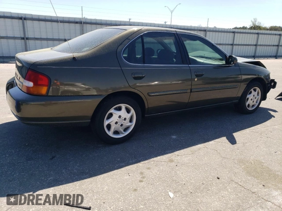 1998 Nissan Altima XE with VIN 1N4DL01DXWC100419, listed as a Copart auction lot 50093335 with 294,139 mi miles and Salvage Title. Bid and sale history available at carsss.com. Image 3.
