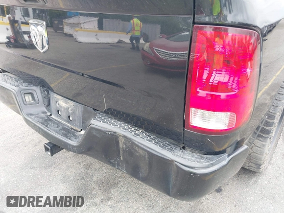 2016 Ram 1500 Express z VIN 1C6RR6FG5GS333031, wystawiony jako IAAI lot #42195110 z przebiegiem 144 921 mil mil oraz . Historia ofert i sprzedaży dostępna na DreamBid. Obrazek 6.