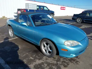 2002 Mazda MX-5 Miata Cloth z VIN JM1NB353020230967, wystawiony jako IAAI lot #41403020 z przebiegiem 120 759 mil mil oraz . Historia ofert i sprzedaży dostępna na DreamBid. Obrazek 1.