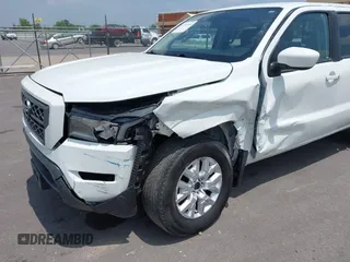 2022 Nissan Frontier SV z VIN 1N6ED1EJXNN693314, wystawiony jako IAAI lot #42322104 z przebiegiem 52 565 mil mil oraz . Historia ofert i sprzedaży dostępna na DreamBid. Obrazek 6.